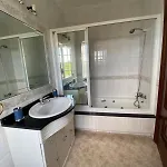 Casa Con Encanto Amplios Jardines Al Lado De La Playa Caleiro
