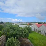 Casa Con Encanto Amplios Jardines Al Lado De La Playa * Caleiro