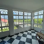 Casa Con Encanto Amplios Jardines Al Lado De La Playa Caleiro