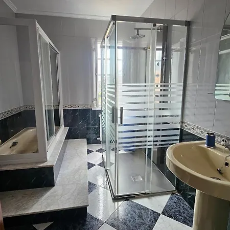 Casa 10 Con Encanto Amplios Jardines Al Lado De La Playa Caleiro