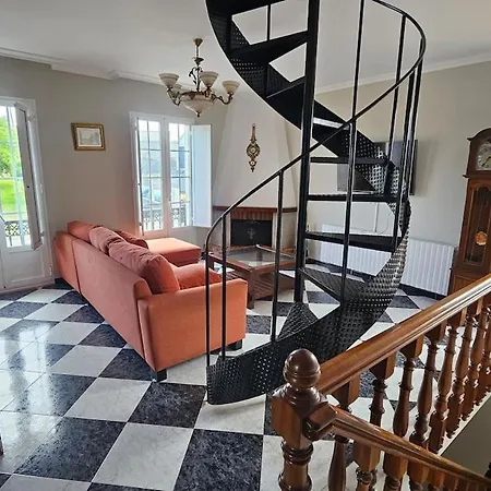 Prázdninový dům Casa Con Encanto Amplios Jardines Al Lado De La Playa *